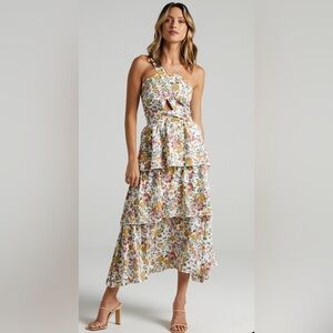 Caro Midi Dress One Shoulder Tiered Dress in multi Floral size 8 - small/medium